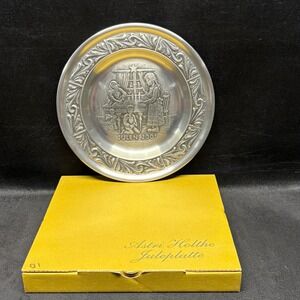 A. Holthe‎ Norway Pewter Julen 2001 Christmas Plate #29 Family Lighting Candles